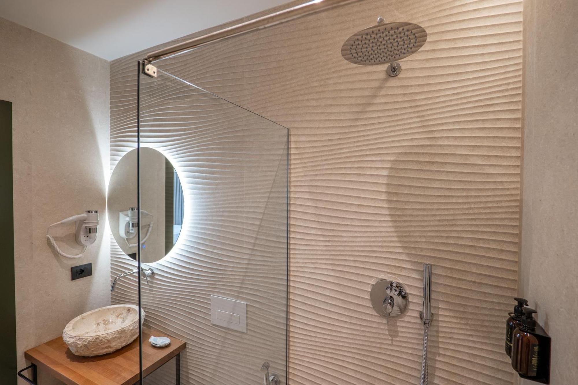 Kamara Rooms Sarande Bilik gambar