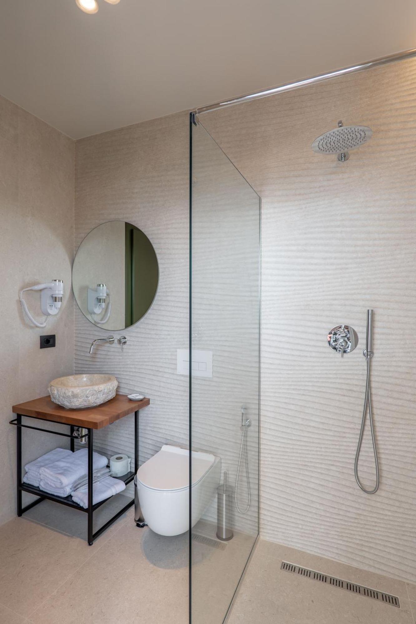 Kamara Rooms Sarande Bilik gambar